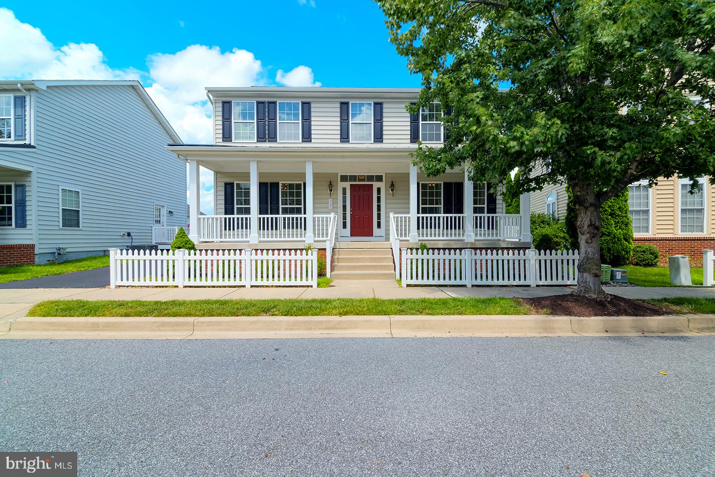 327 Carlton Dr — photo