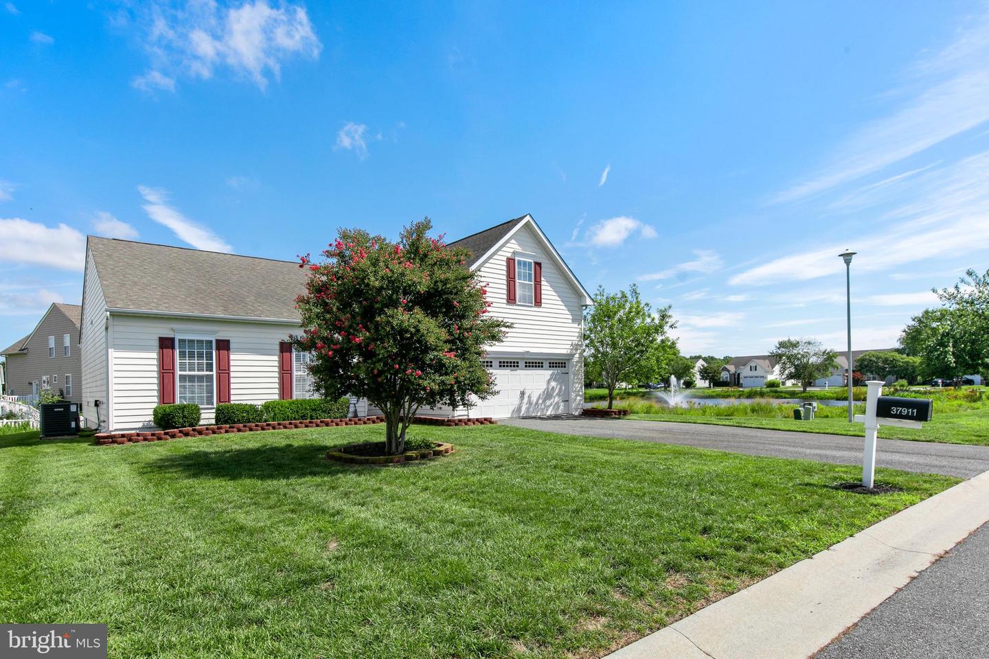 37911 Bayview Cir E — photo