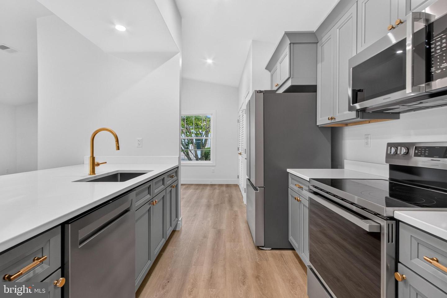 45 Tiffany Dr — photo