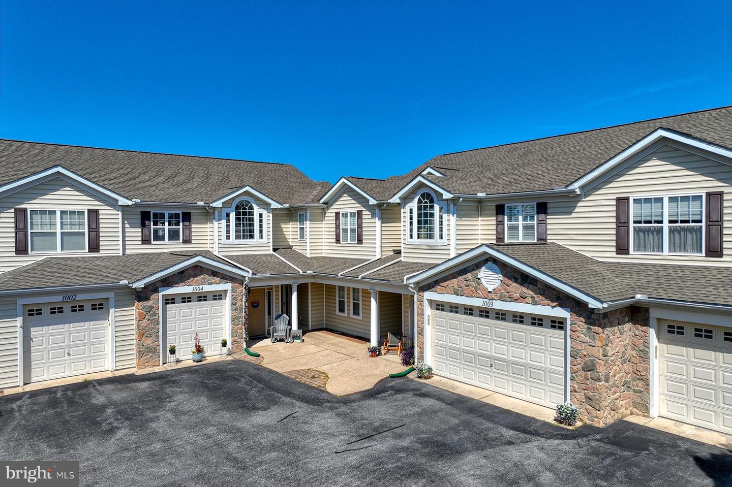 34687 Refuge CV #1001 — photo