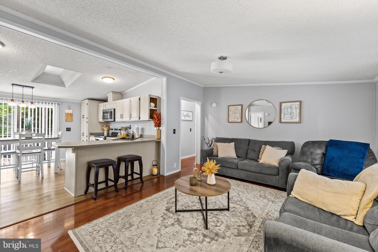 72 White Pine Dr — photo