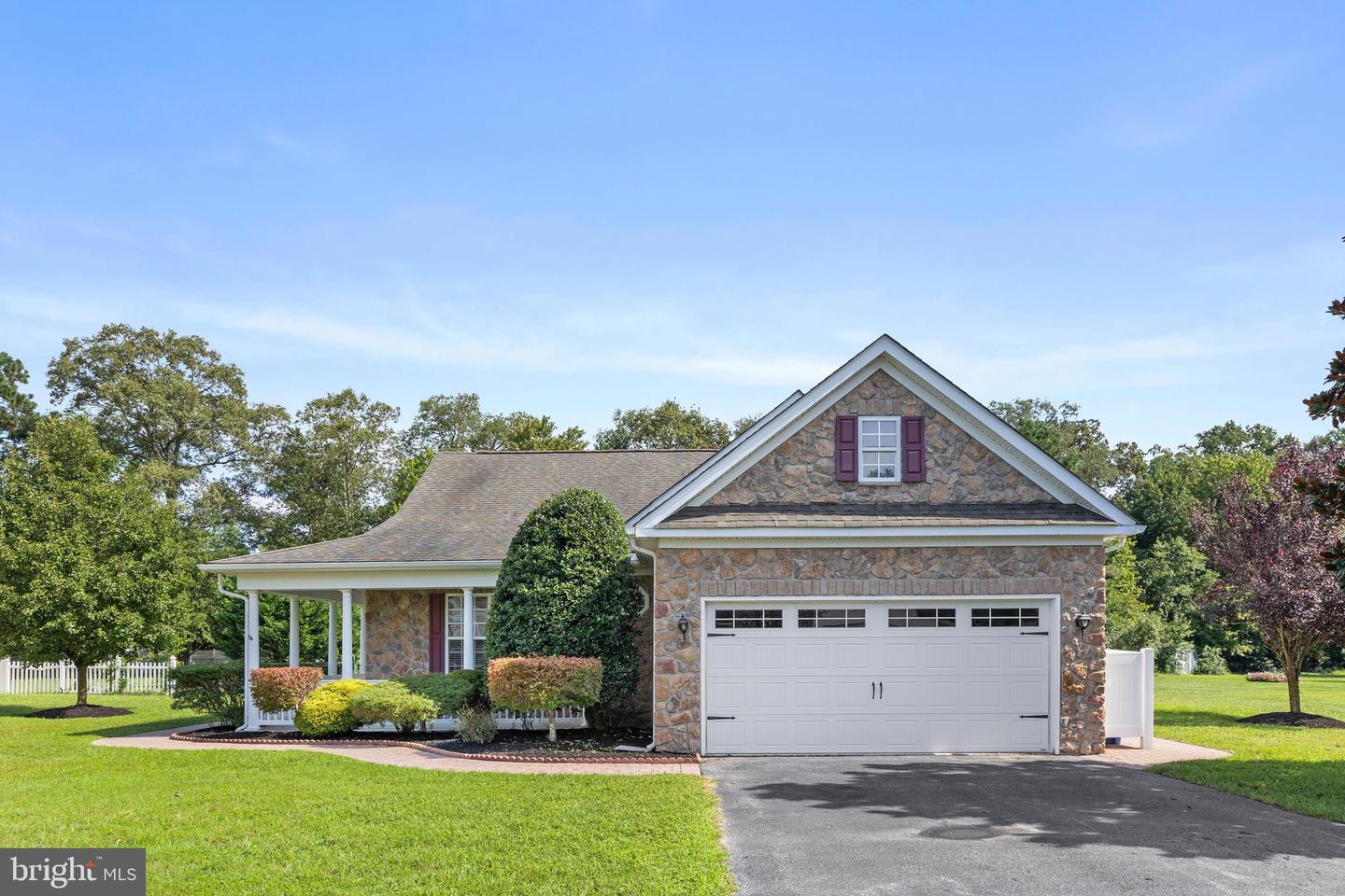 23110 Pine Run — photo