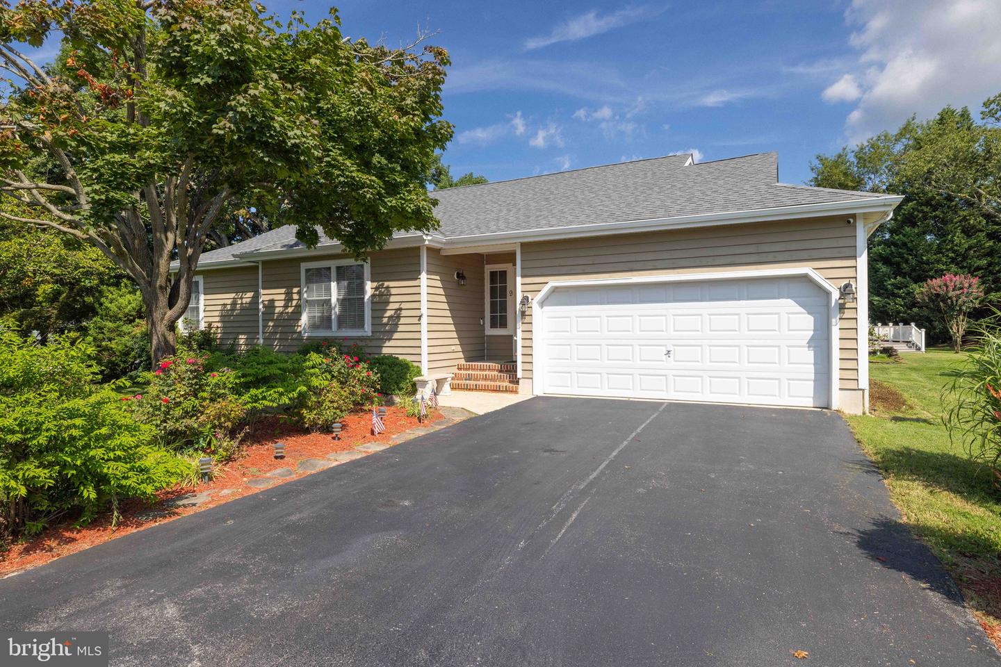 9 Lakeview Ct — photo