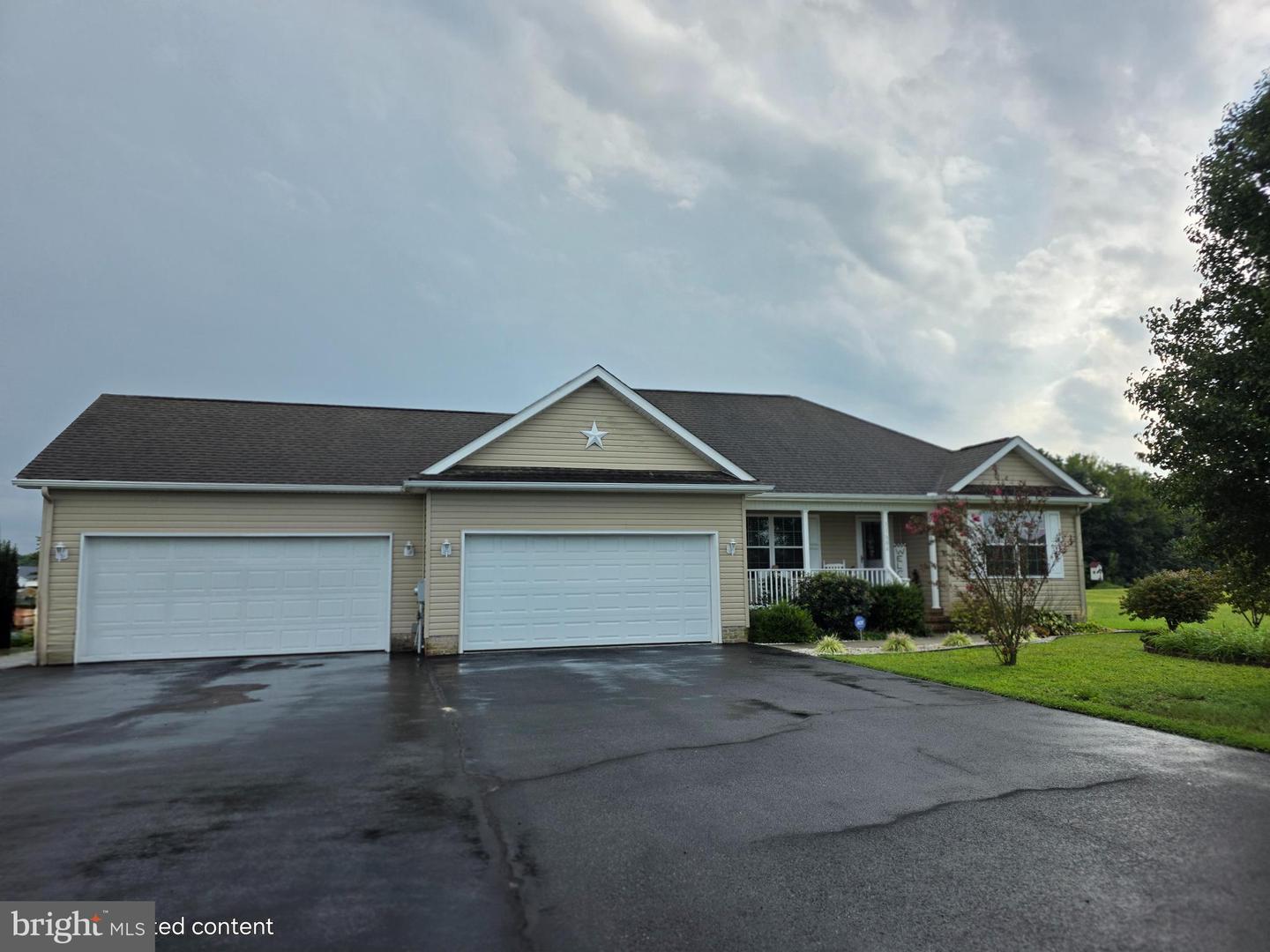 11684 Kensington Way — photo
