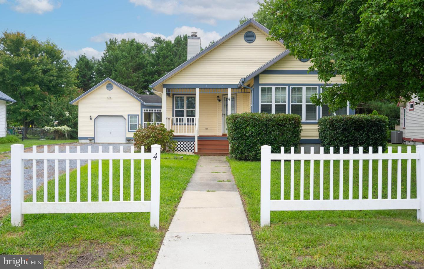 4 Amandas Way — photo