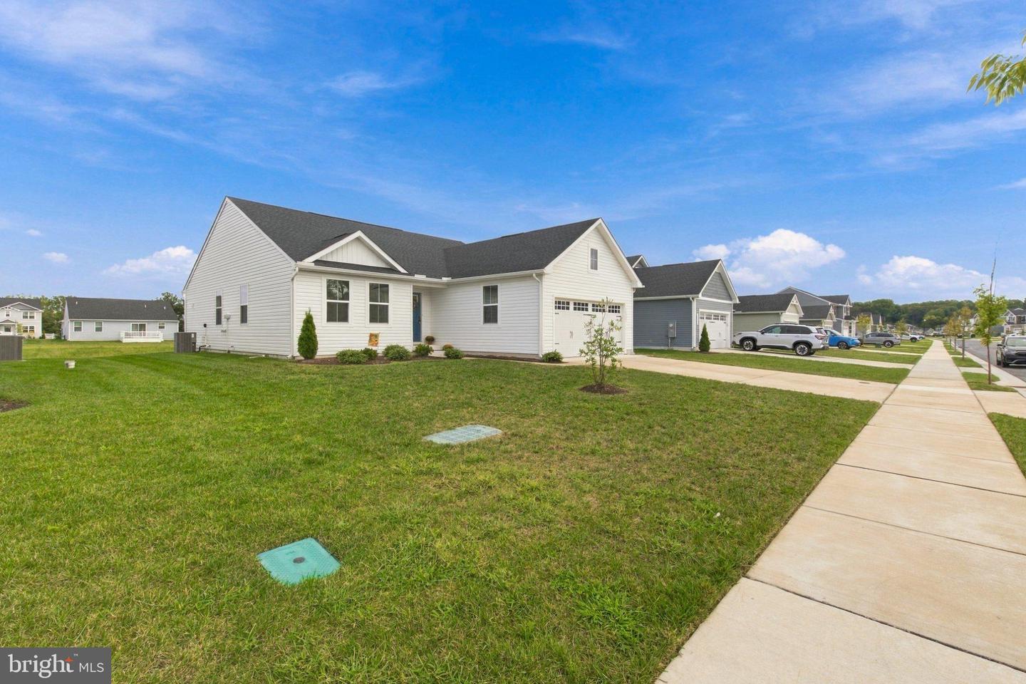 16023 McArthur Ln — photo