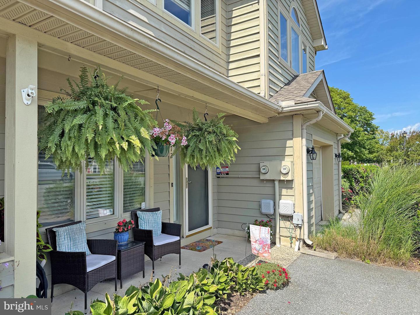 172 Lakeside Dr — photo