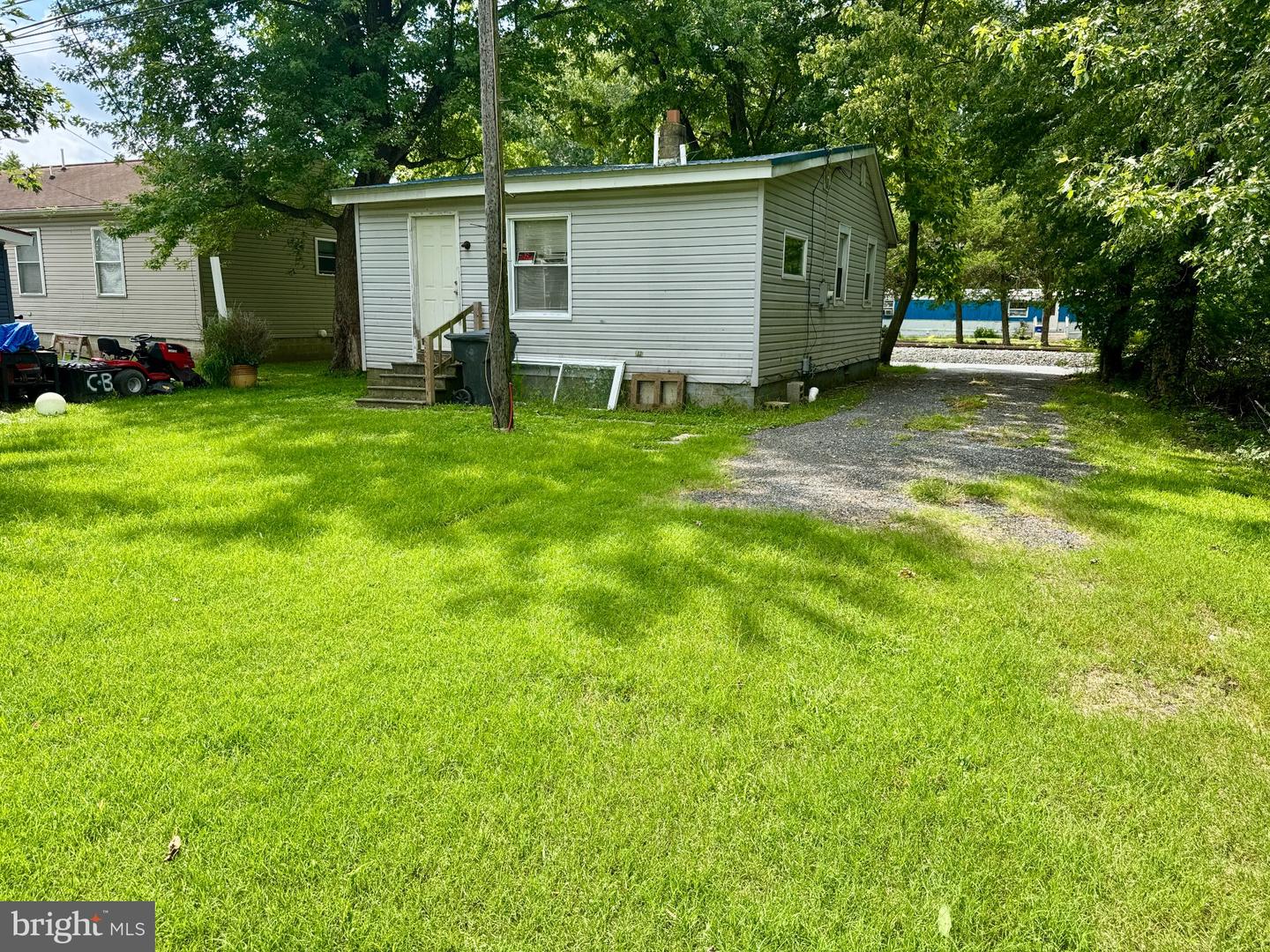 60 E Railroad Ave — photo
