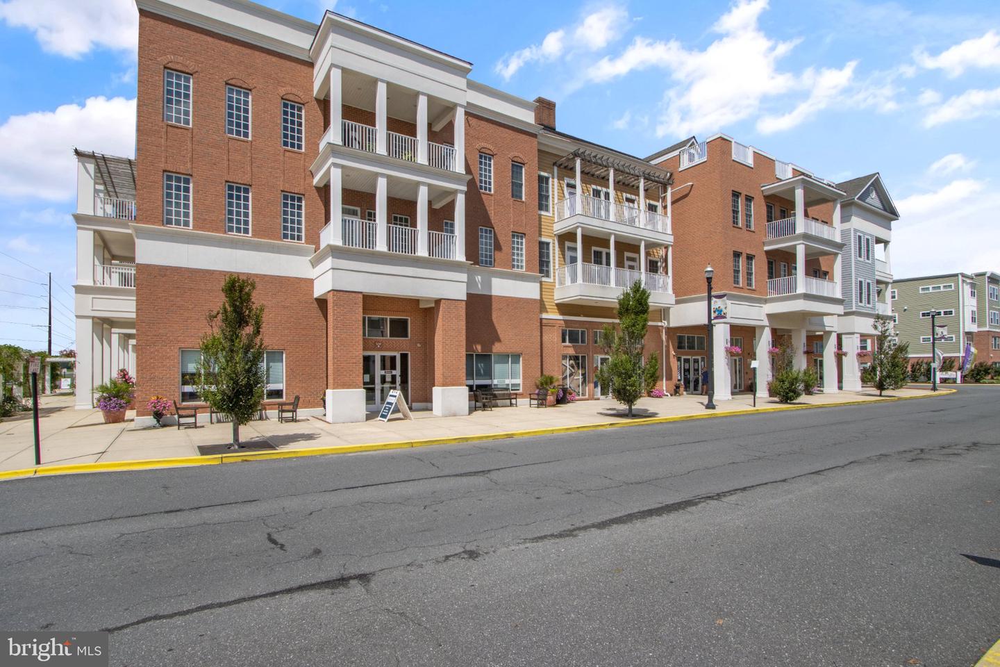 12001 Old Vine Blvd #206 — photo