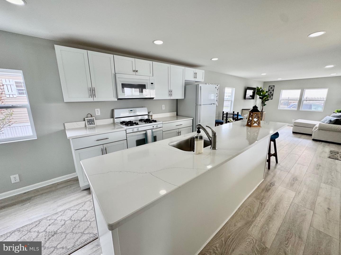 14 Colonial Ln #15590 — photo