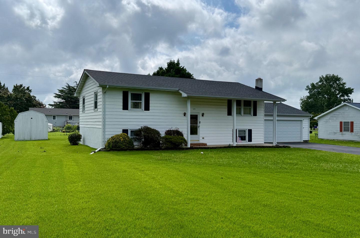 644 Evans Dr — photo
