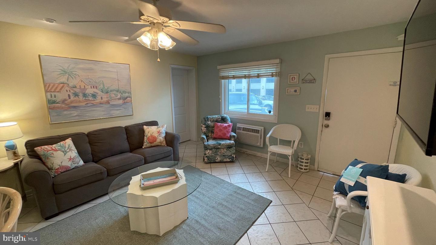 100 Van Dyke Ave #107 — photo