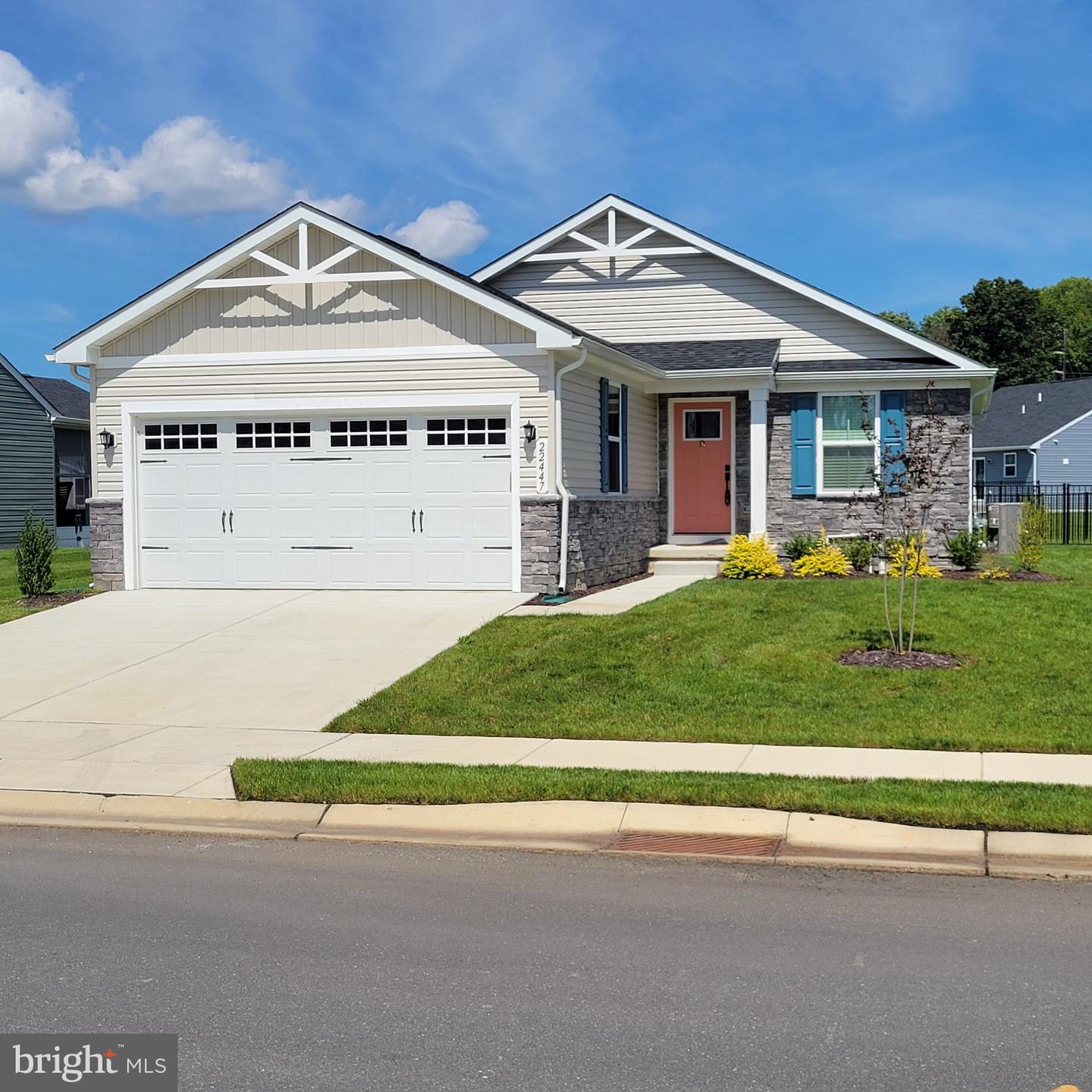 22447 Jayda Dr — photo