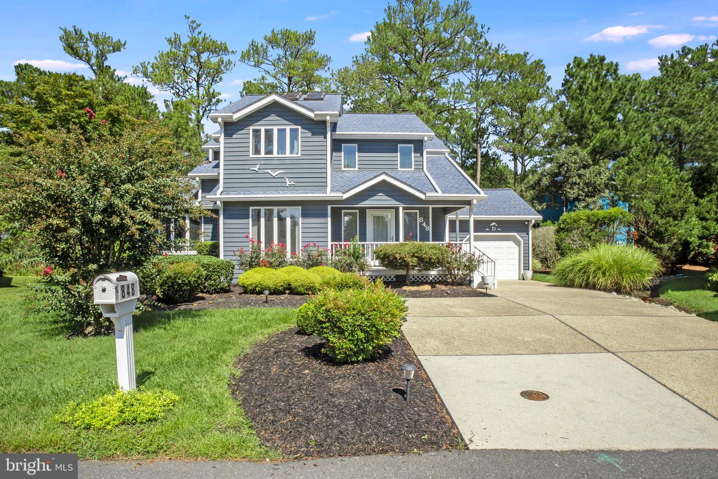 848 Glen Dr — photo