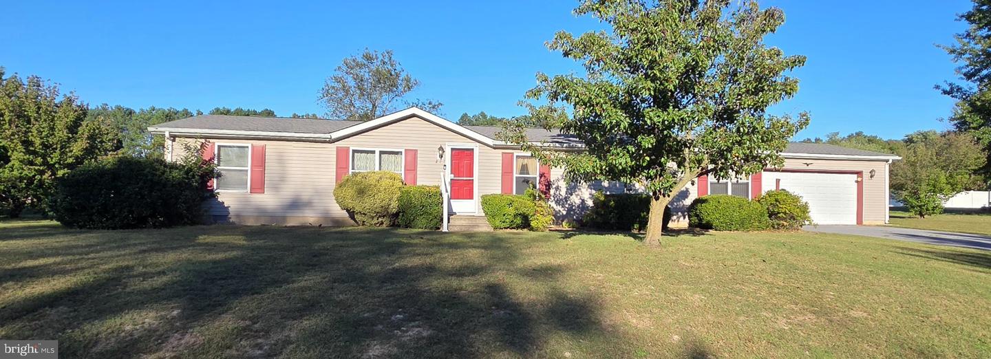 217 W Holly Dr — photo