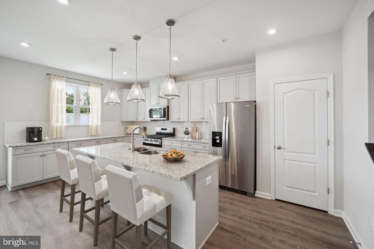 331 Gallagher Dr — photo