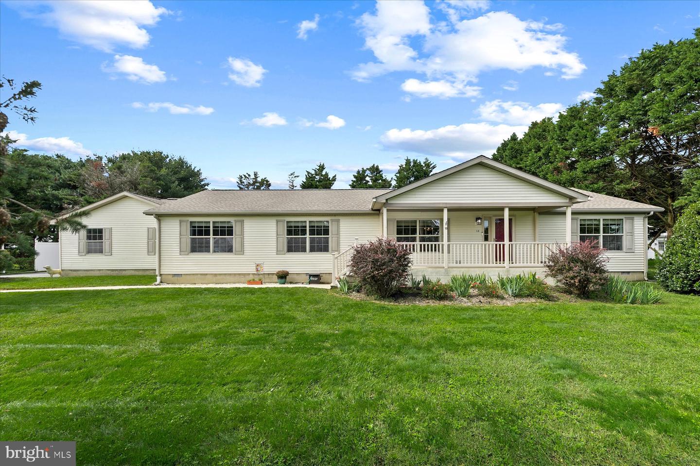 13 W Greenwing Dr — photo