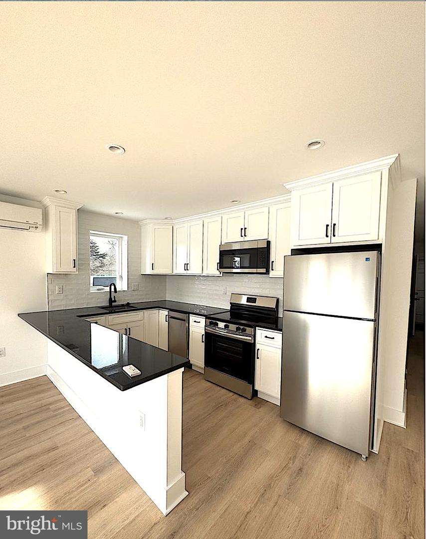 168 Columbia Ave #D — photo