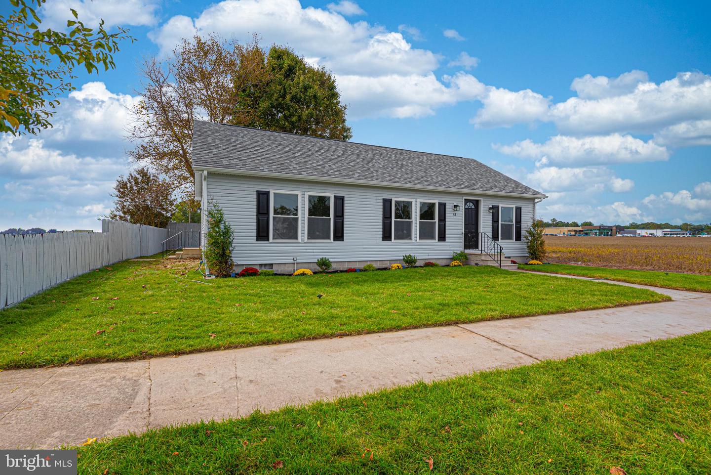 53 Spencer Ct — photo
