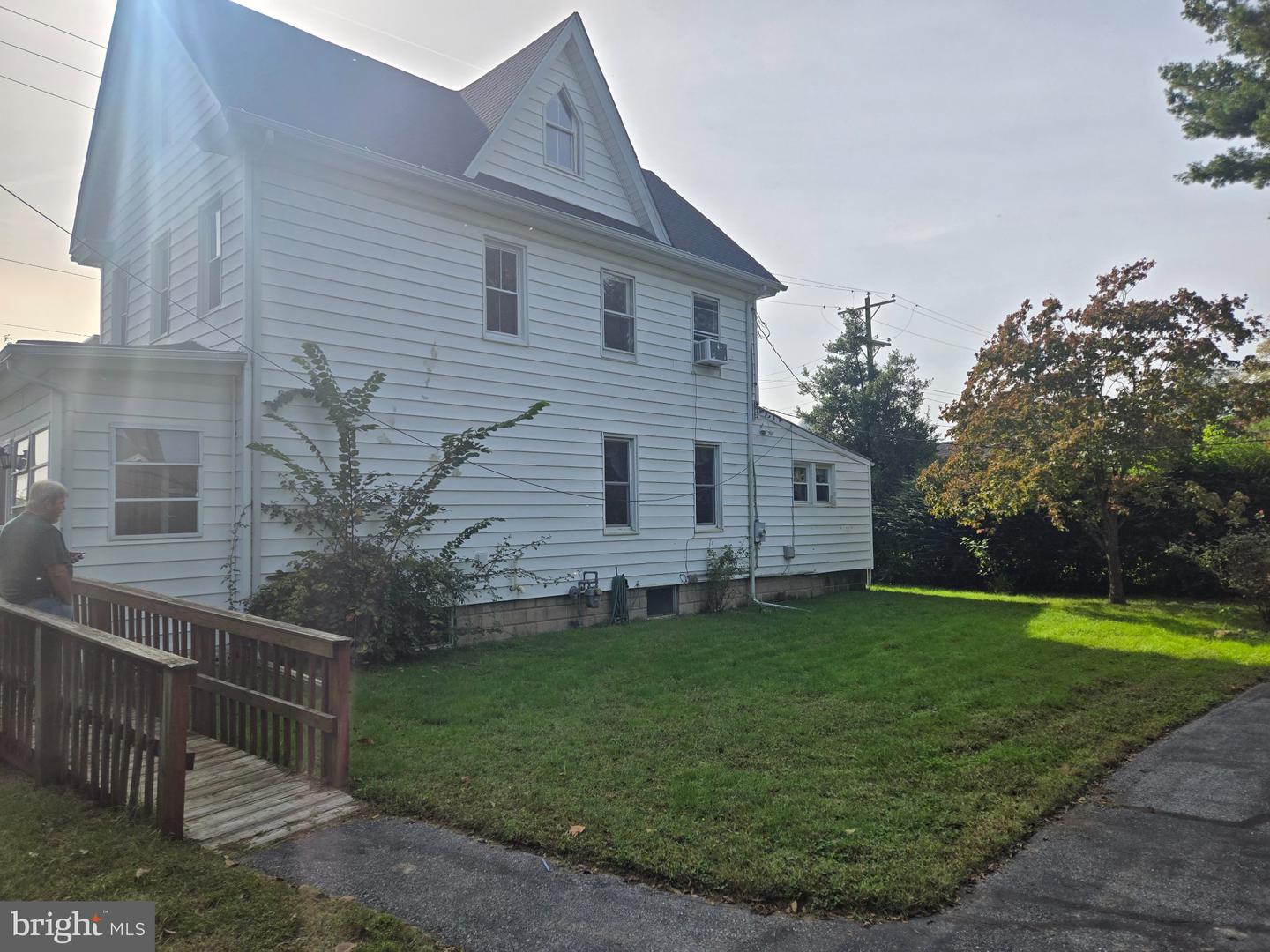 400 Sussex Ave — photo