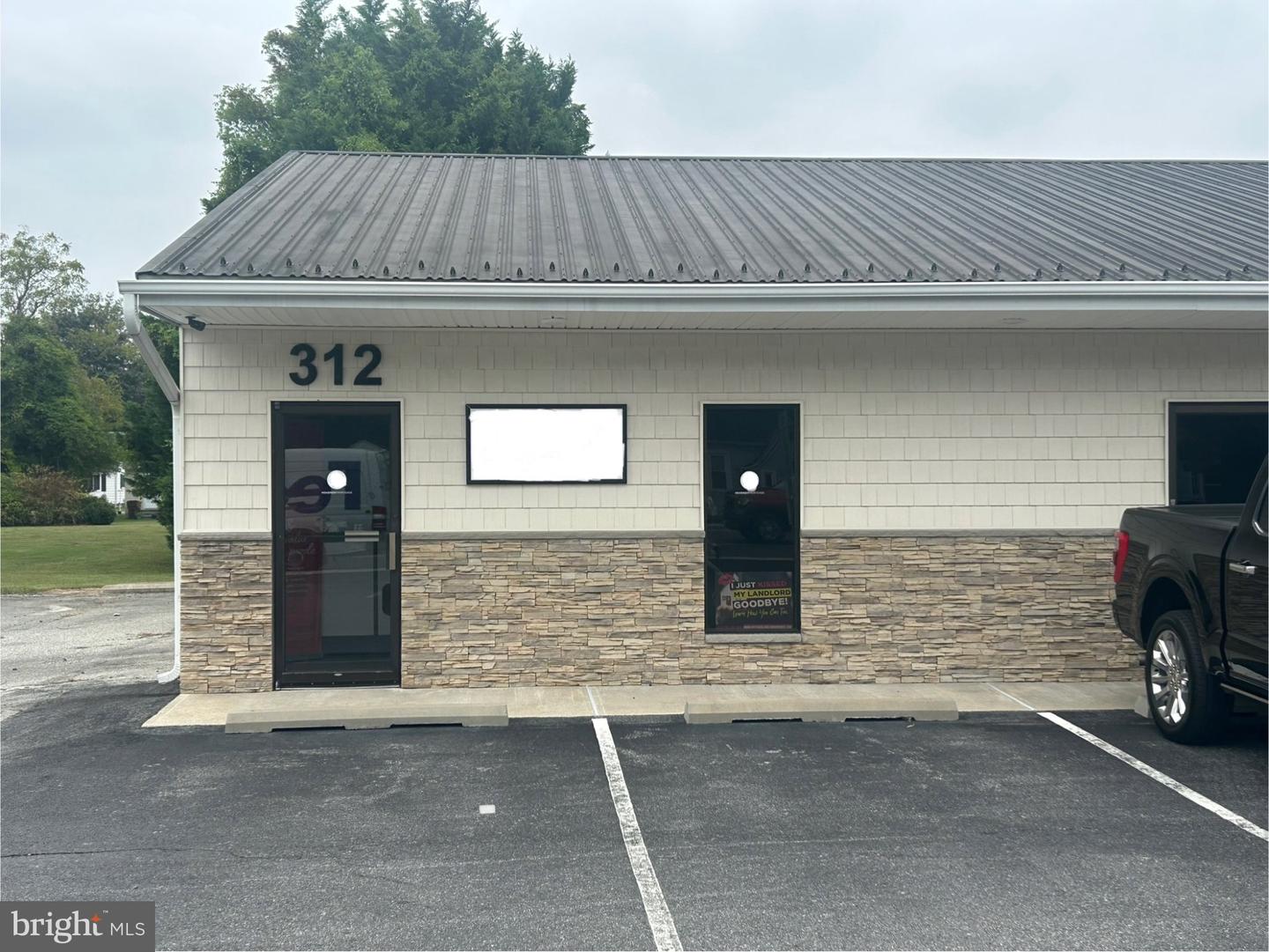 312 E Stein Hwy — photo