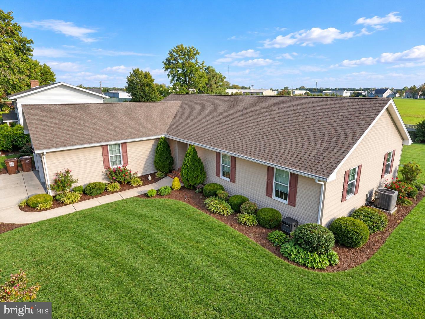 803 Park Dr — photo