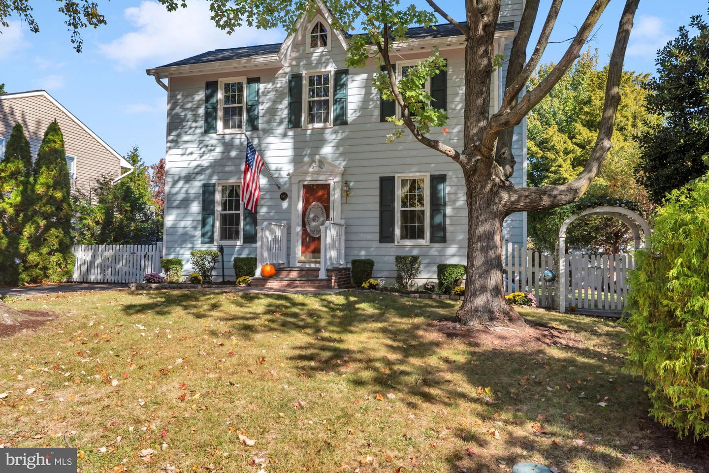 1005 Hyde Park Dr — photo