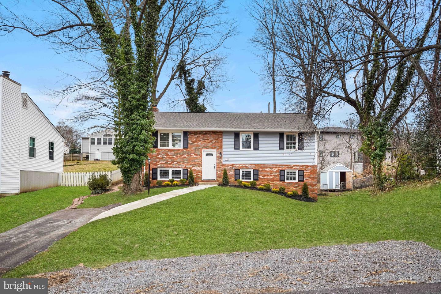 721 Fairway Dr — photo