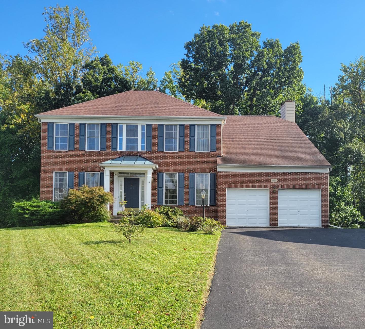 811 Lamoka Dr — photo