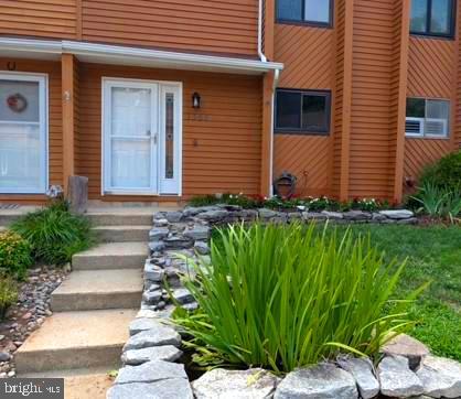 1366 Hazel Nut Ct — photo