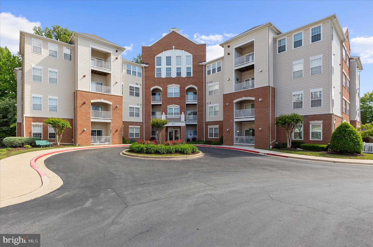 2610 Chapel Lake Dr #404 — photo