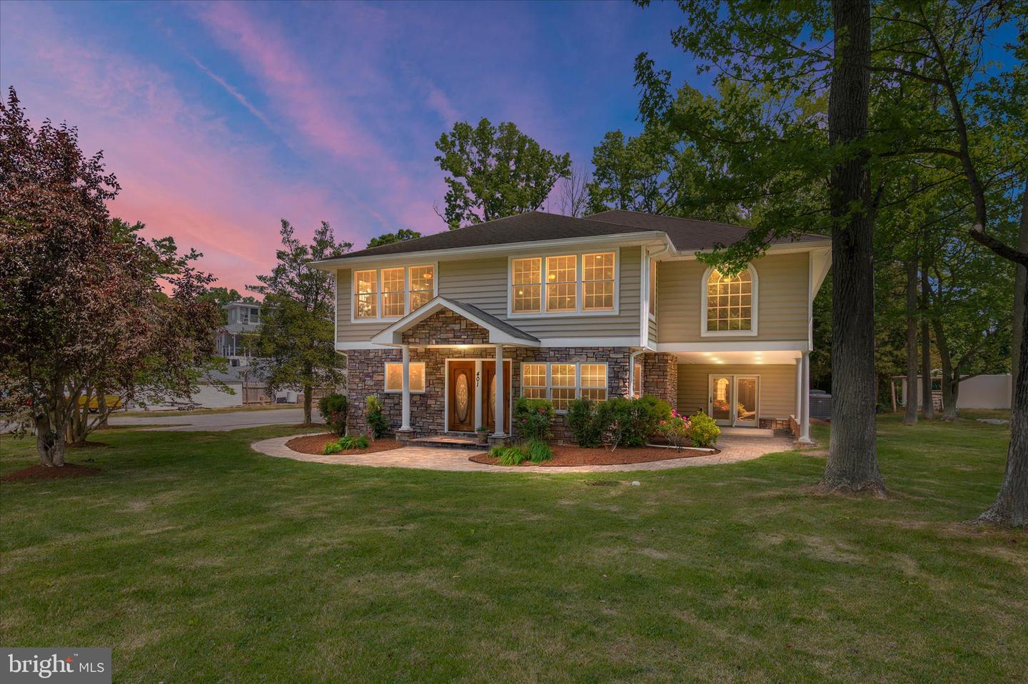 401 Beach Dr — photo