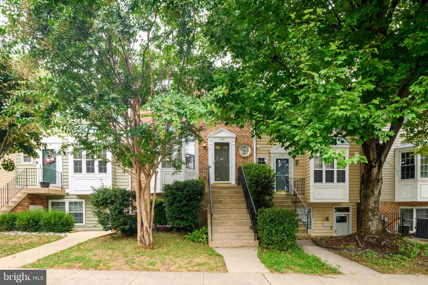 1125 Simsbury Ct — photo