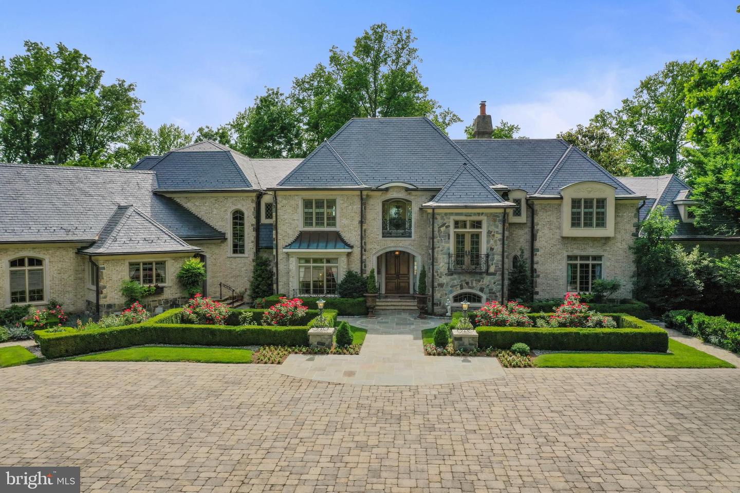 938 Old County Rd — photo