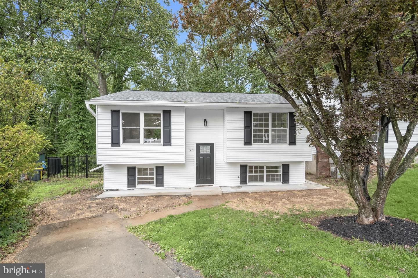 64 Wohl Ct — photo