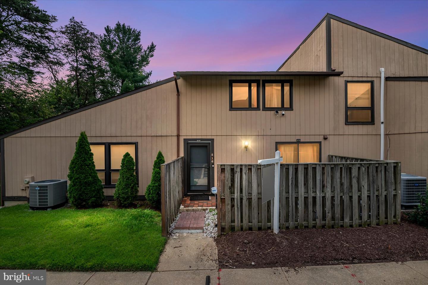 516 West Ct — photo
