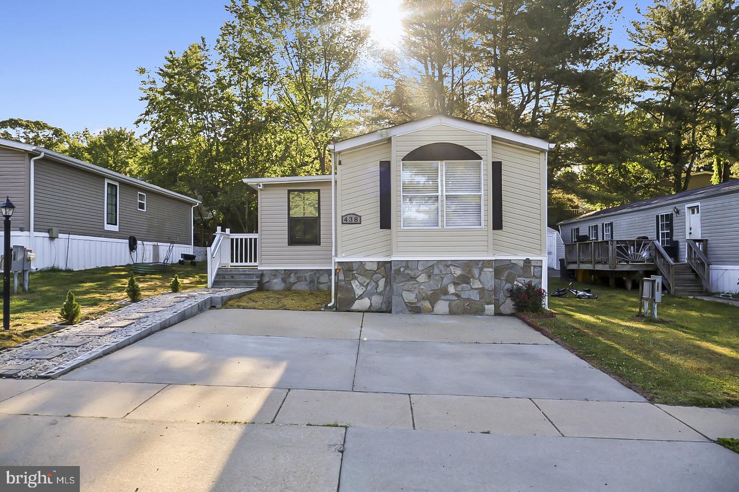 438 Sarah Anne Drive — photo
