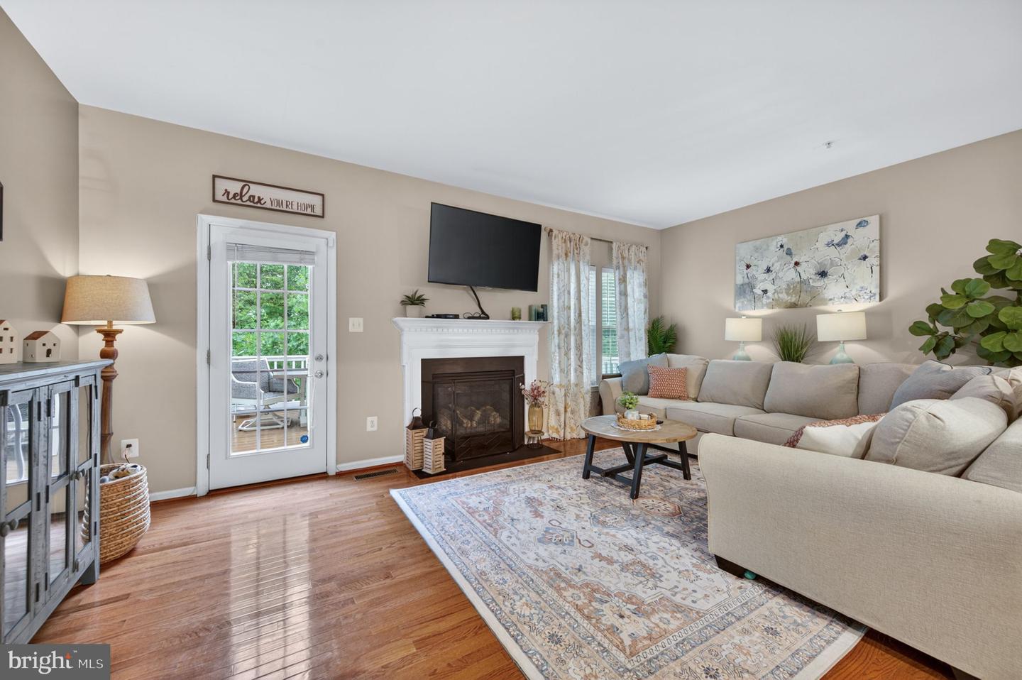 7286 Stallings Dr — photo