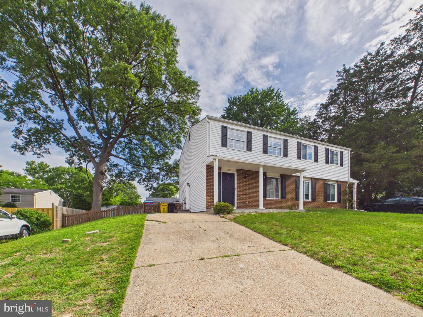 1358 Raleigh Dr — photo