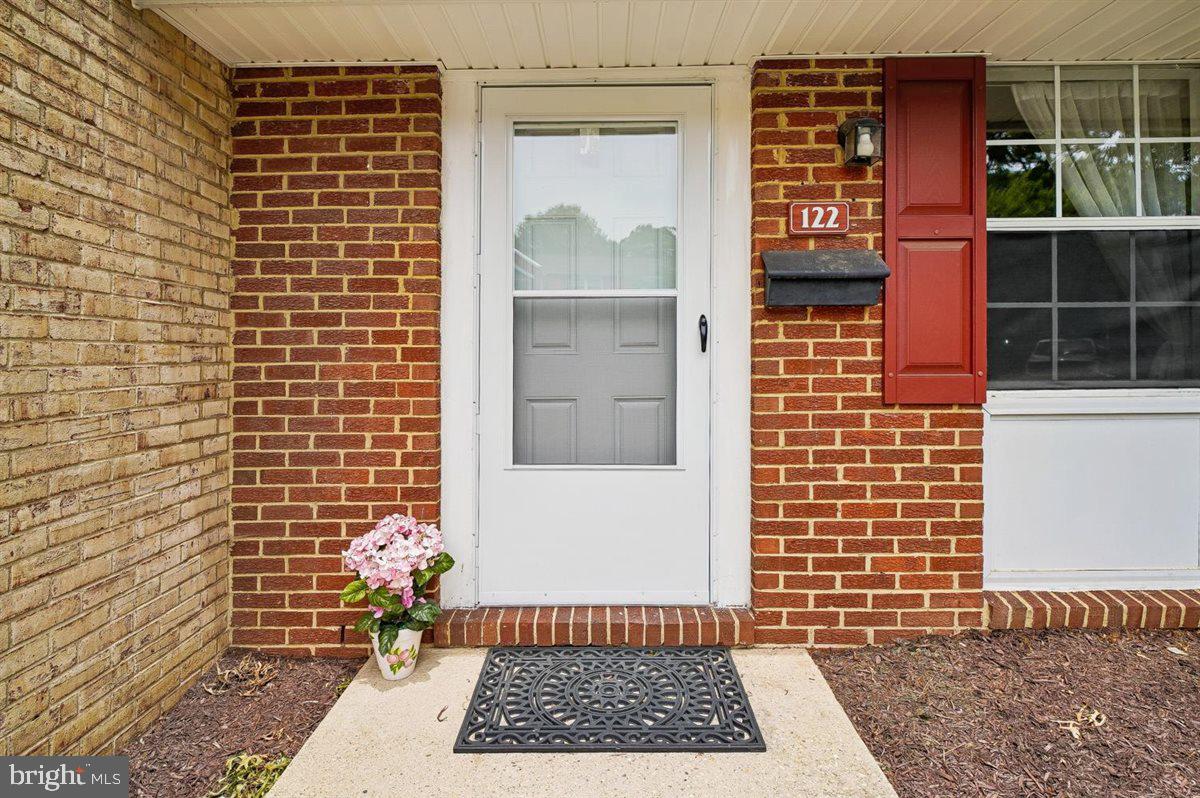 122 Merryman Ct — photo