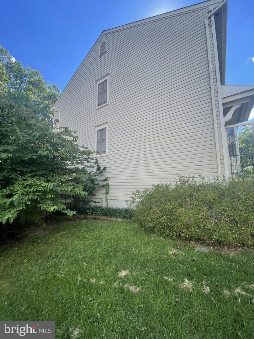 875 Chestnutview Ct — photo