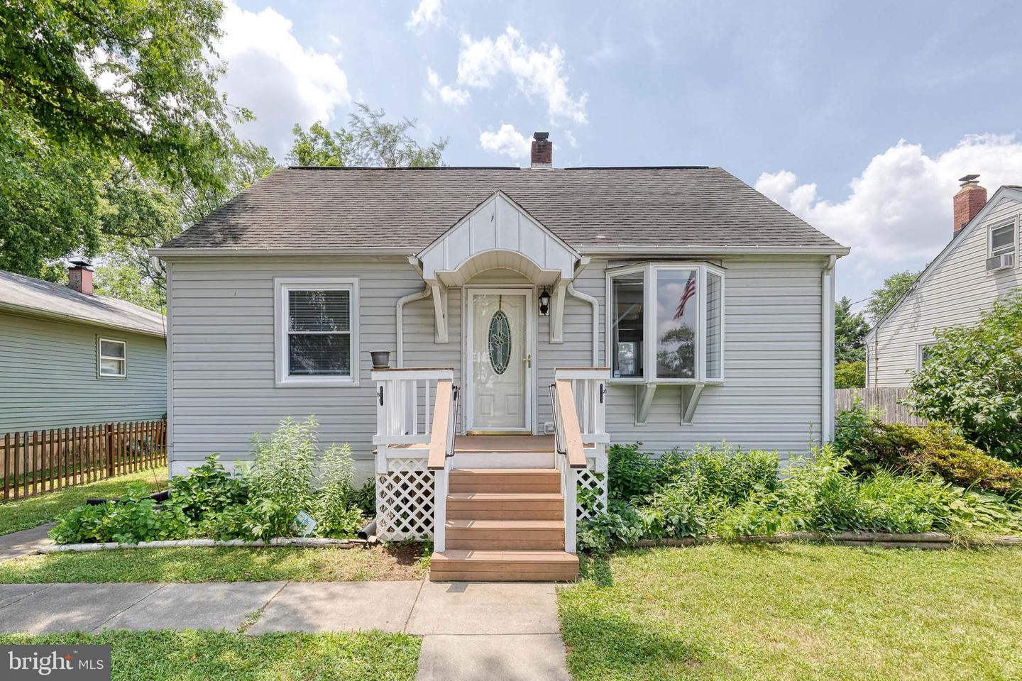 113 W Hilltop Rd — photo