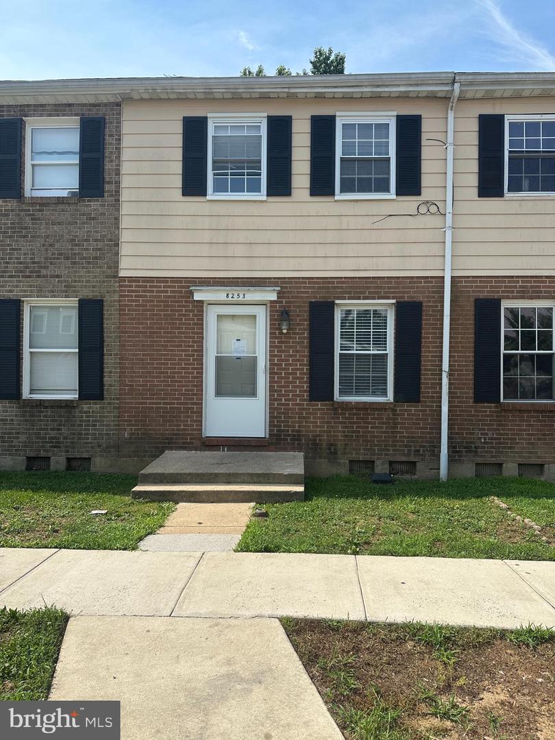 8253 Parham Ct — photo
