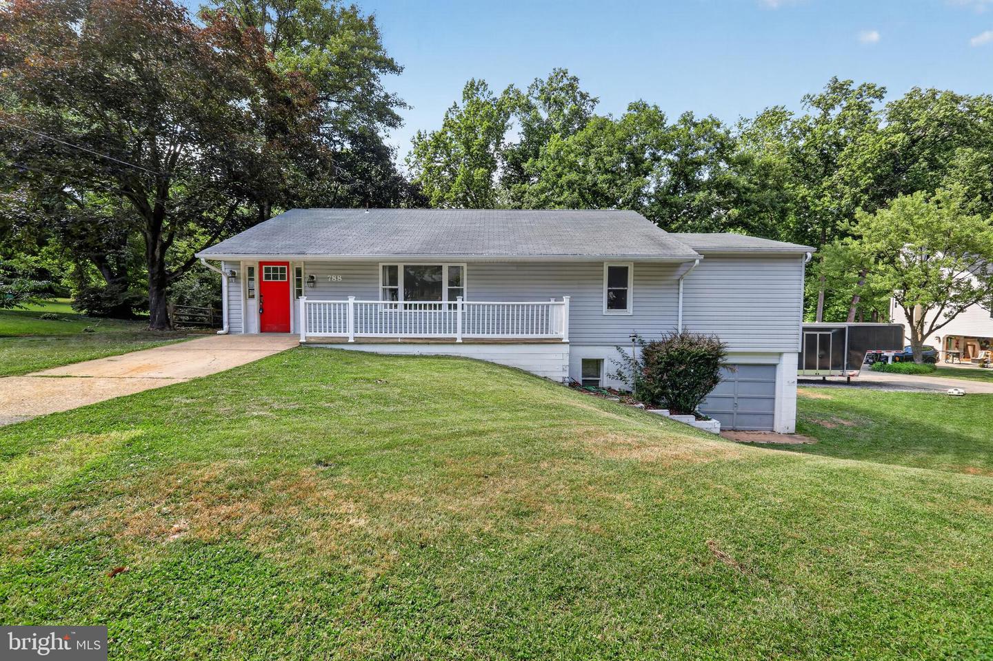 788 Paul Birch Dr — photo