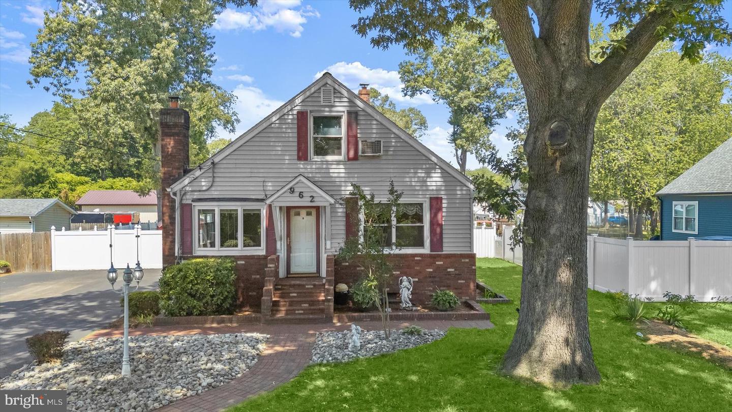 962 Point Pleasant Rd — photo