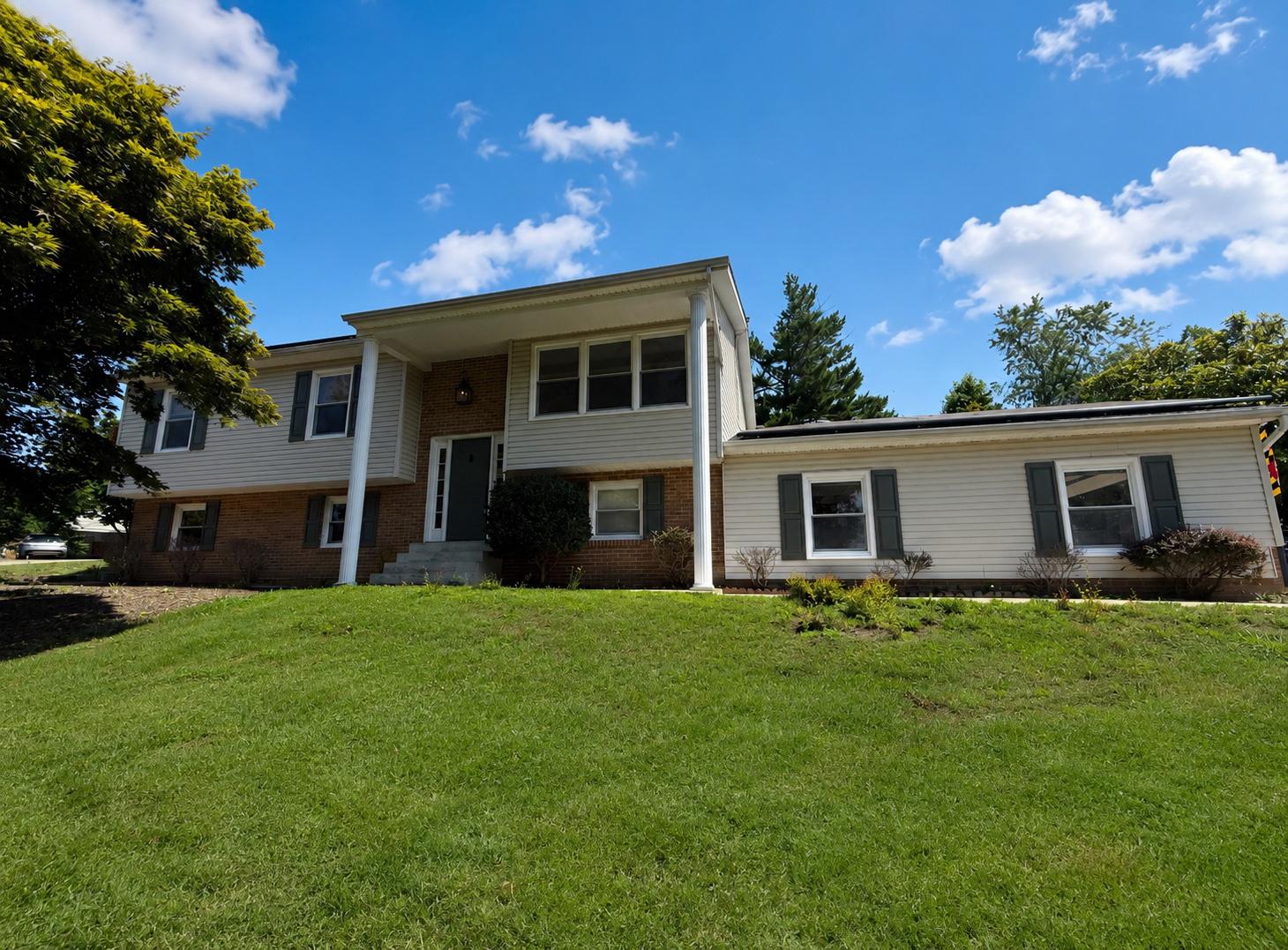 736 Hillmeade Rd — photo