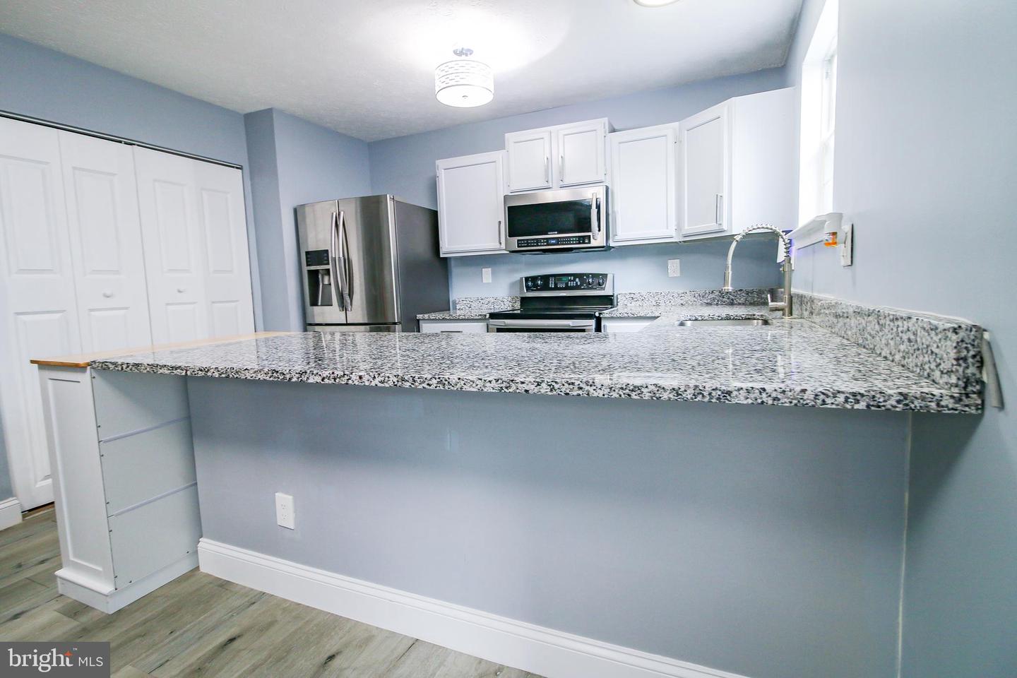 8204 Meadow Wick Ct — photo