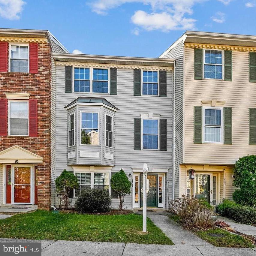 1727 Wood Carriage Way #105 — photo