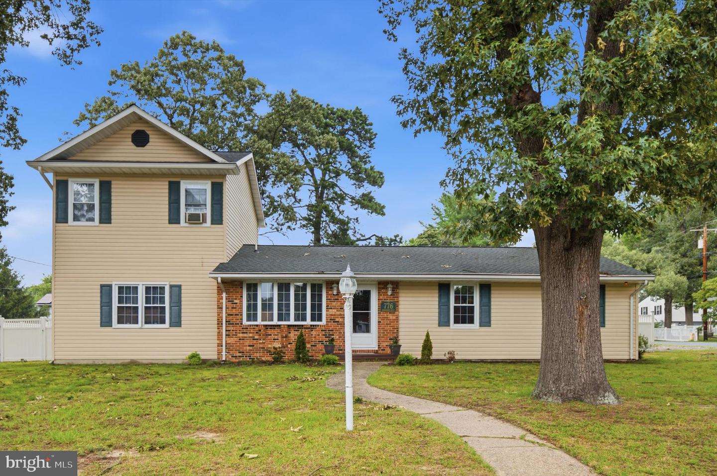 776 Evergreen Rd — photo