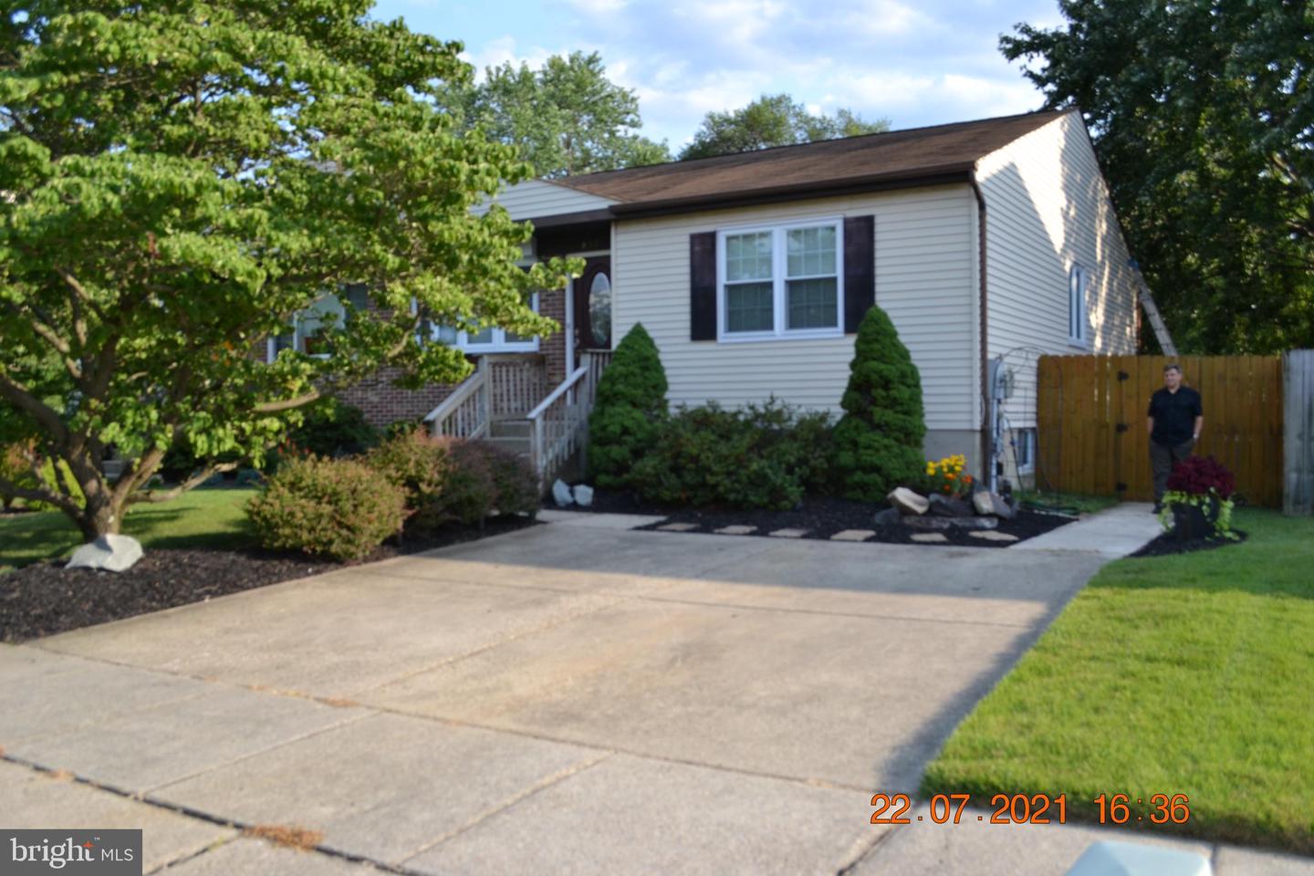 837 Turf Valley Dr — photo